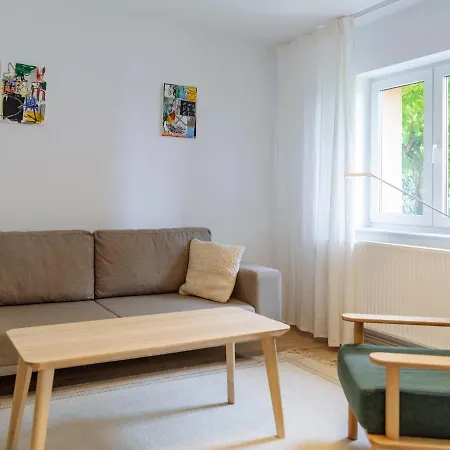 Cozy Central Near The Forest Apartment *