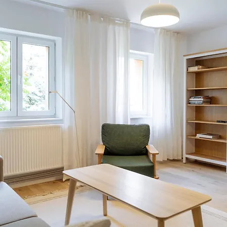 Cozy Central Near The Forest Apartment *